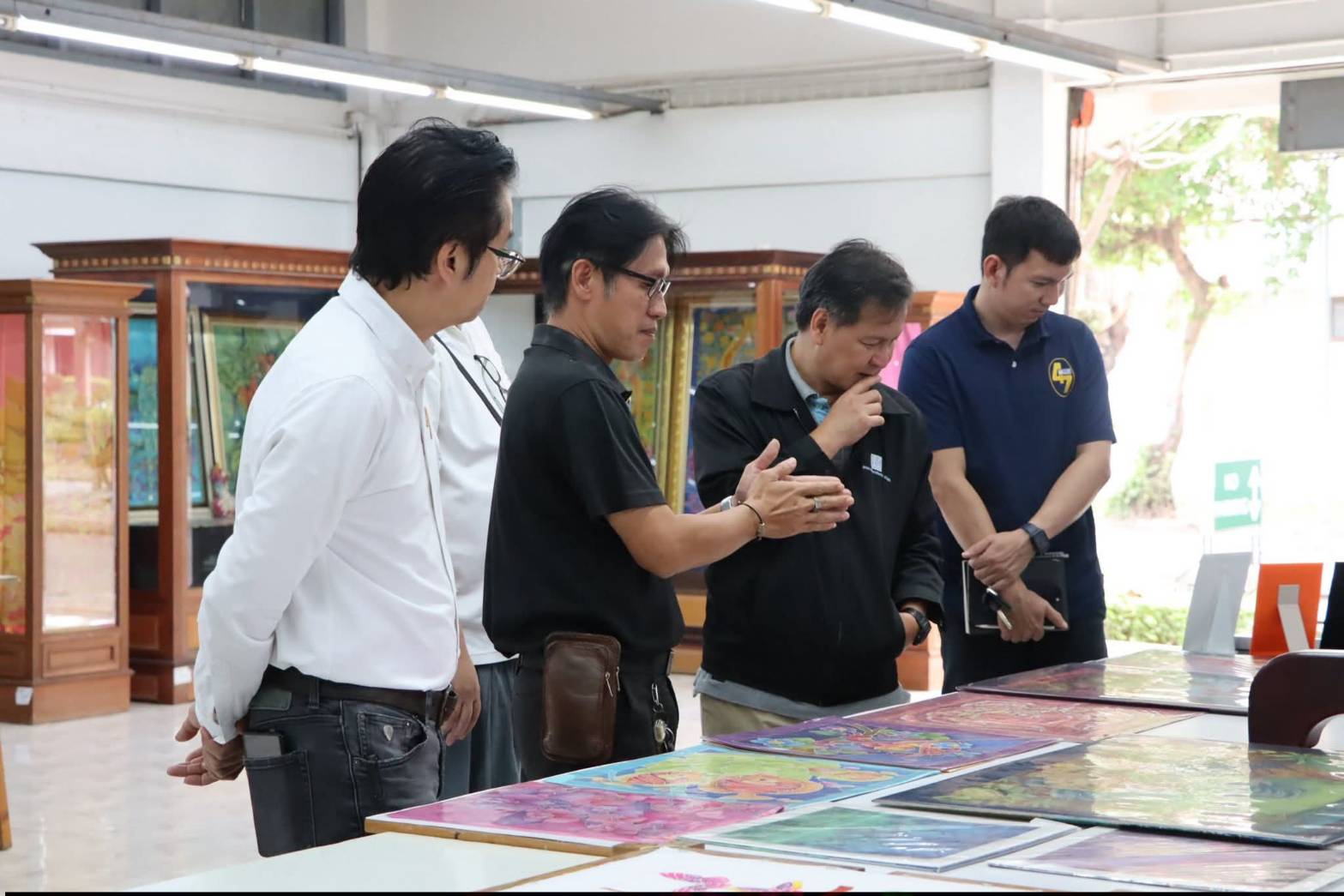 title - ผู้อำนวยการศูนย์ส่งเสริมและพัฒนาอาชีพเสริมนอกภาคการเกษตร ให้การต้อนรับคณะเจ้าหน้าที่กระทรวงทรัพยากรธรรมชาติและสิ่งแวดล้อม เยี่ยมชมสถานที่ ศพส. และแผนกฝึกอบรมทั้ง 12 แผนก